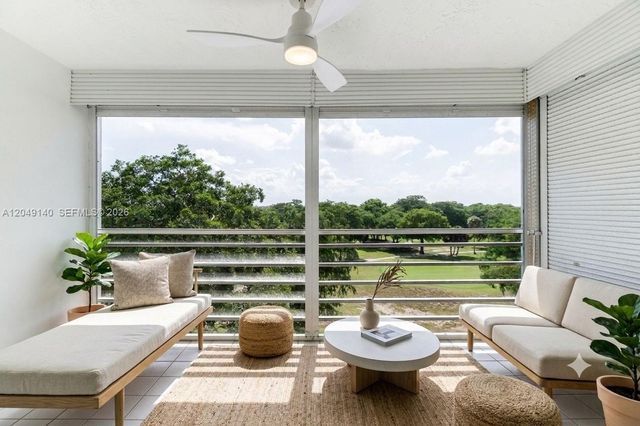 605 Oaks Drive 607, Pompano Beach, FL 33069