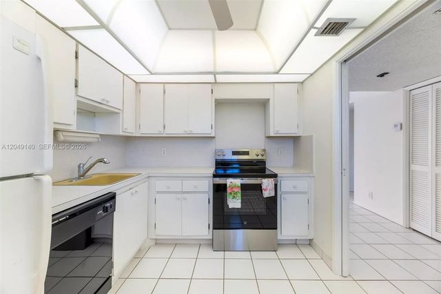 605 Oaks Drive 607, Pompano Beach, FL 33069