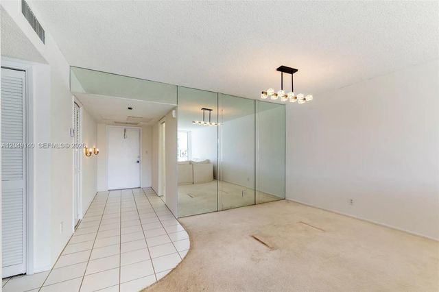 605 Oaks Drive 607, Pompano Beach, FL 33069