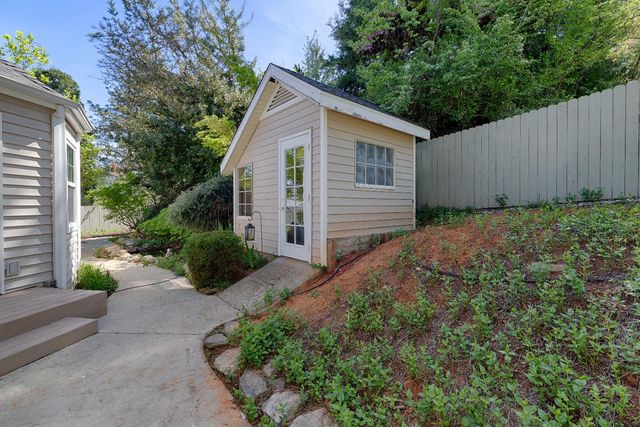 157 Apple Ave, Grass Valley, CA 95945