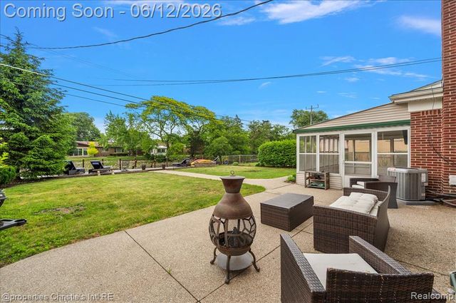 23237 Robert John Street, Saint Clair Shores, MI 48080