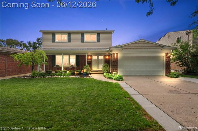 23237 Robert John Street, Saint Clair Shores, MI 48080