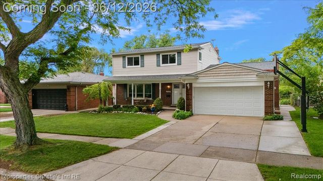 23237 Robert John Street, Saint Clair Shores, MI 48080