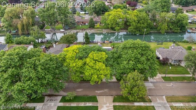 23237 Robert John Street, Saint Clair Shores, MI 48080