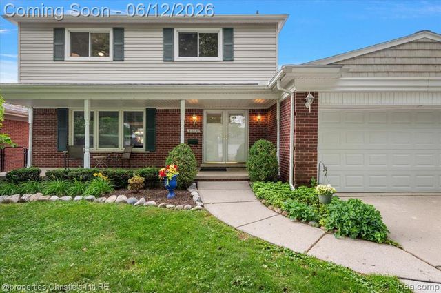 23237 Robert John Street, Saint Clair Shores, MI 48080