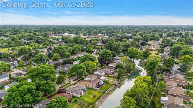 23237 Robert John Street, Saint Clair Shores, MI 48080