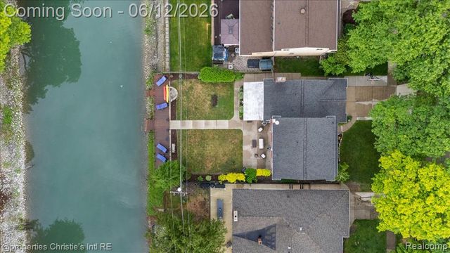 23237 Robert John Street, Saint Clair Shores, MI 48080