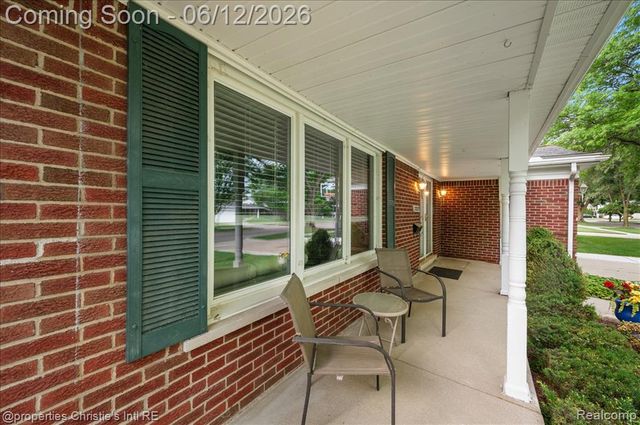 23237 Robert John Street, Saint Clair Shores, MI 48080
