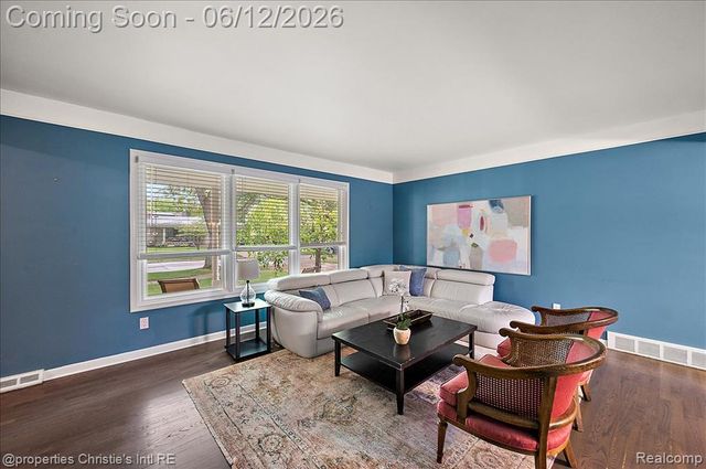 23237 Robert John Street, Saint Clair Shores, MI 48080