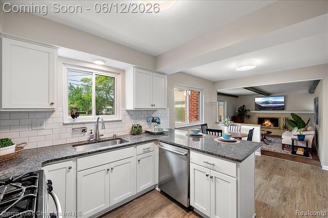 23237 Robert John Street, Saint Clair Shores, MI 48080