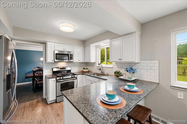 23237 Robert John Street, Saint Clair Shores, MI 48080