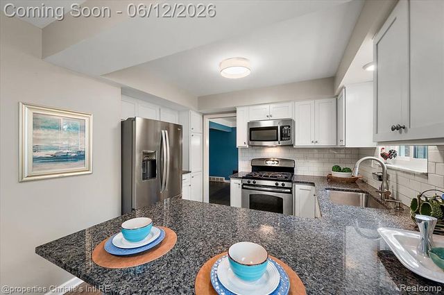 23237 Robert John Street, Saint Clair Shores, MI 48080