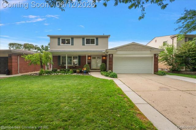 23237 Robert John Street, Saint Clair Shores, MI 48080