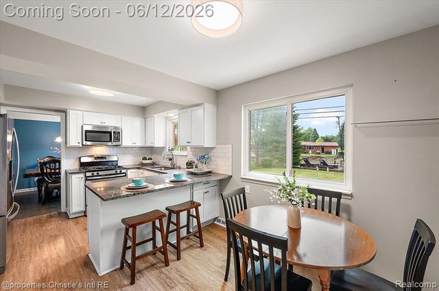 23237 Robert John Street, Saint Clair Shores, MI 48080