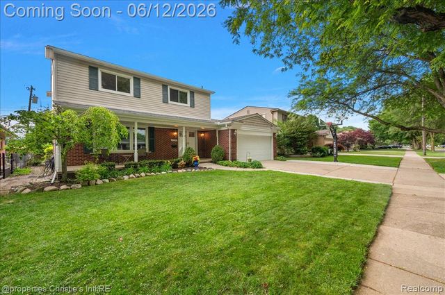 23237 Robert John Street, Saint Clair Shores, MI 48080
