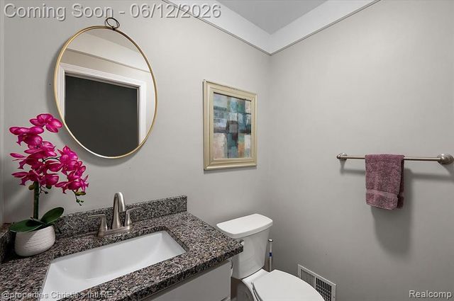 23237 Robert John Street, Saint Clair Shores, MI 48080