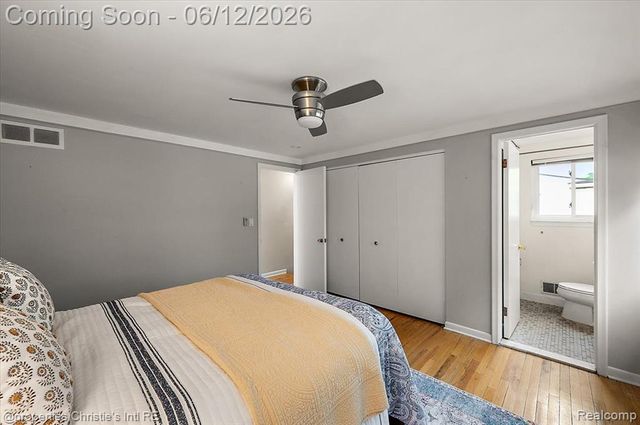 23237 Robert John Street, Saint Clair Shores, MI 48080