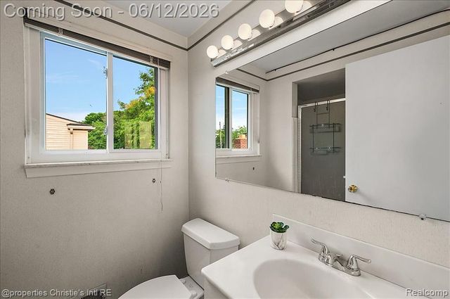 23237 Robert John Street, Saint Clair Shores, MI 48080