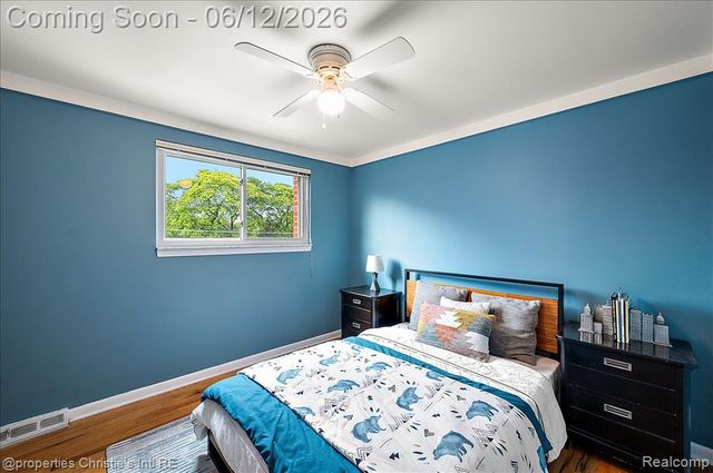 23237 Robert John Street, Saint Clair Shores, MI 48080