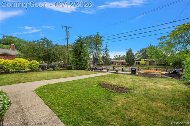 23237 Robert John Street, Saint Clair Shores, MI 48080