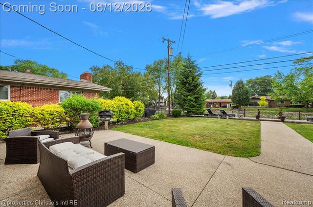 23237 Robert John Street, Saint Clair Shores, MI 48080