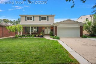 23237 Robert John Street, Saint Clair Shores, MI 48080