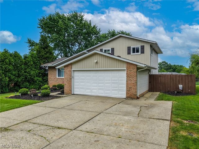 7739 Hoertz Road, Parma, OH 44134