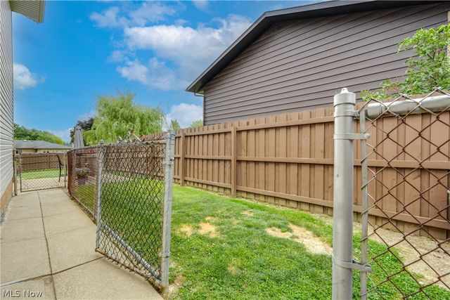 7739 Hoertz Road, Parma, OH 44134
