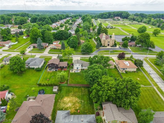 7739 Hoertz Road, Parma, OH 44134