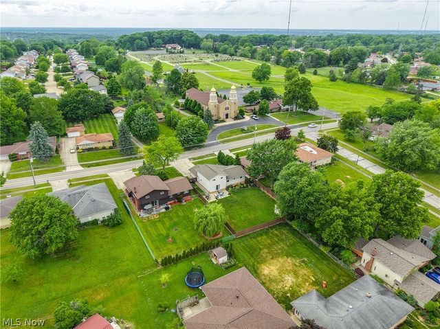 7739 Hoertz Road, Parma, OH 44134