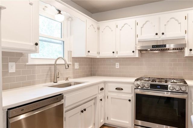 410 Copeland Drive, Greenwood, MO 64034