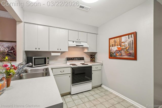 6819 Fox Lane, Waterford Charter Township, MI 48327