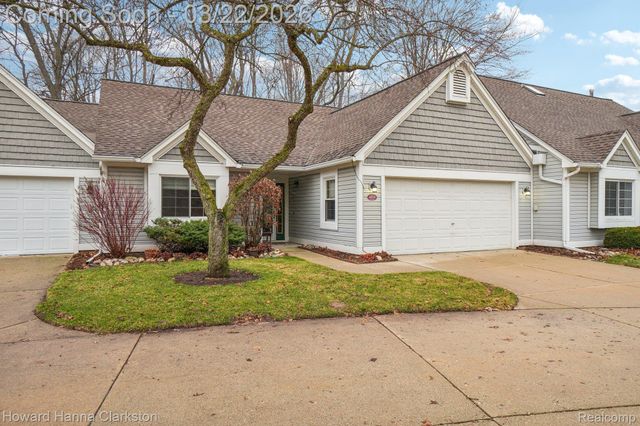 6819 Fox Lane, Waterford Charter Township, MI 48327