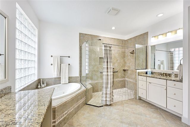 7655 Martino CIR, Naples, FL 34112