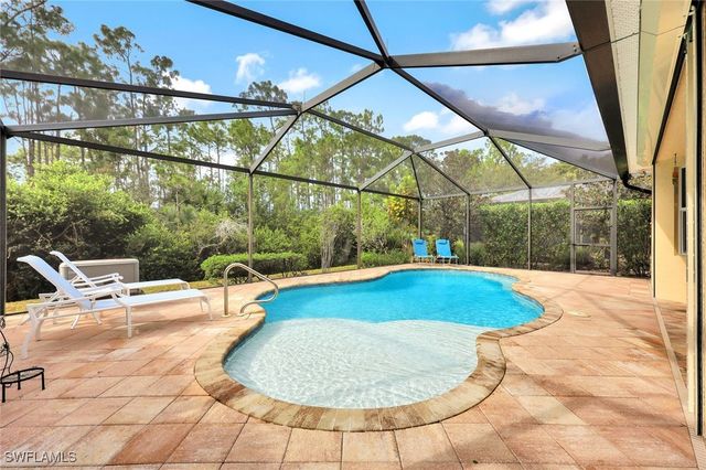 7655 Martino CIR, Naples, FL 34112