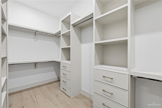 8034 N 48th Lane, Mcallen, TX 78504