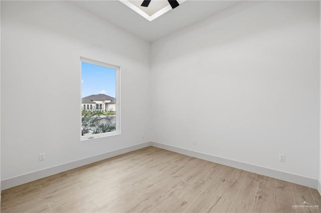 8034 N 48th Lane, Mcallen, TX 78504