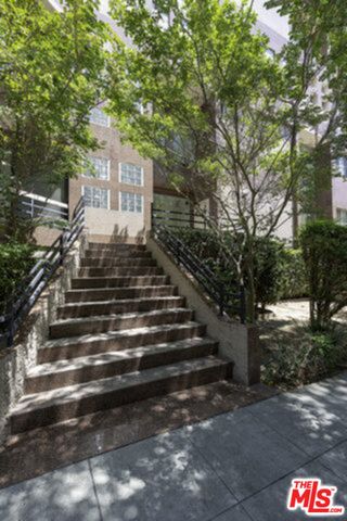 120 S Crescent Drive 305, Beverly Hills, CA 90212