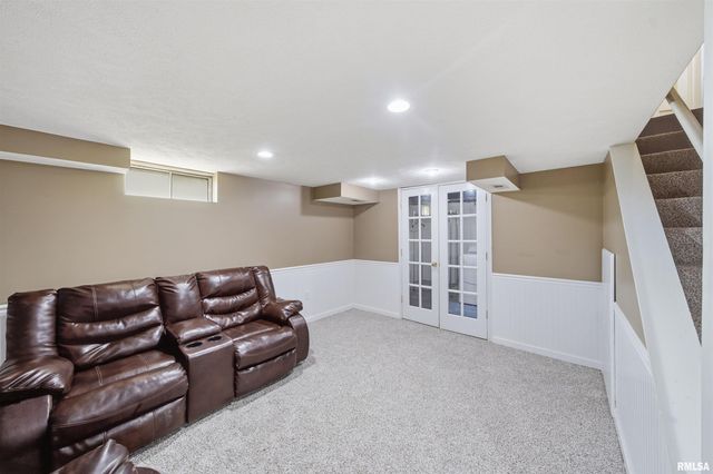 231 W RIDGEMONT Road, Peoria, IL 61614