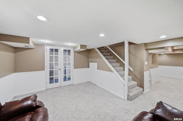 231 W RIDGEMONT Road, Peoria, IL 61614