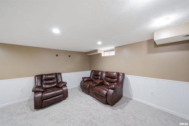 231 W RIDGEMONT Road, Peoria, IL 61614