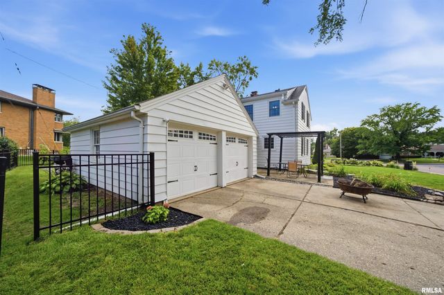 231 W RIDGEMONT Road, Peoria, IL 61614