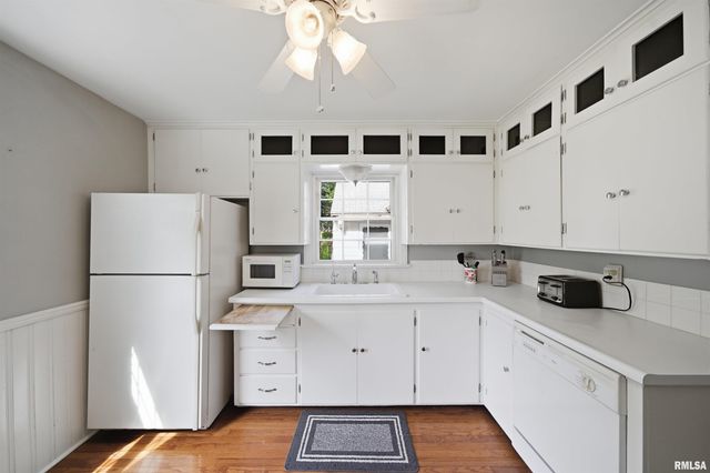 231 W RIDGEMONT Road, Peoria, IL 61614