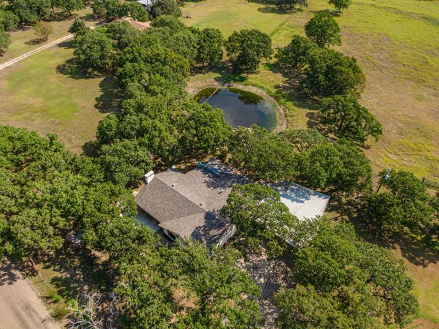 3754 Ft Graham Road, West, TX 76691