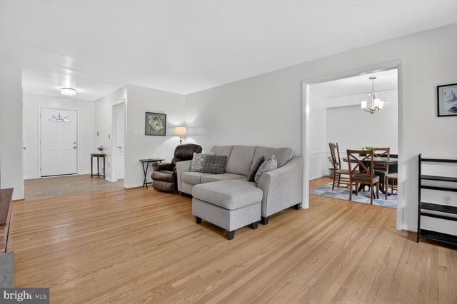 13004 CHESTNUT OAK DR, Gaithersburg, MD 20878