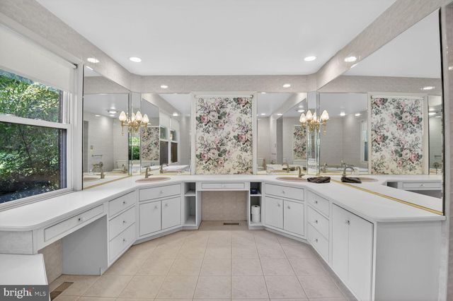 13004 CHESTNUT OAK DR, Gaithersburg, MD 20878