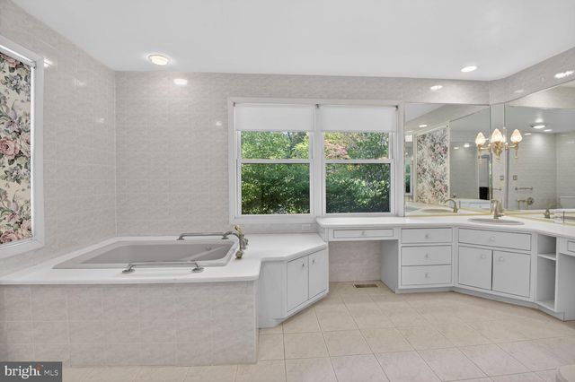 13004 CHESTNUT OAK DR, Gaithersburg, MD 20878