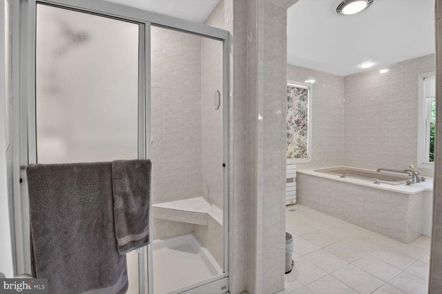13004 CHESTNUT OAK DR, Gaithersburg, MD 20878