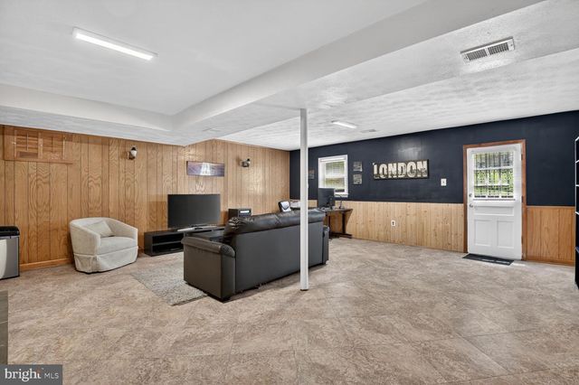 13004 CHESTNUT OAK DR, Gaithersburg, MD 20878