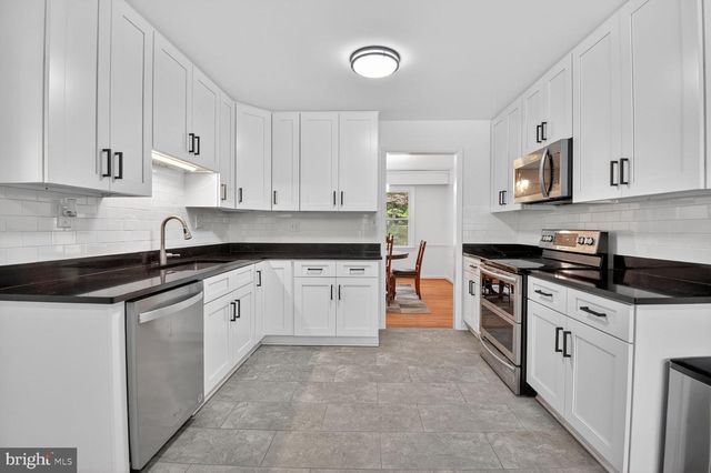 13004 CHESTNUT OAK DR, Gaithersburg, MD 20878